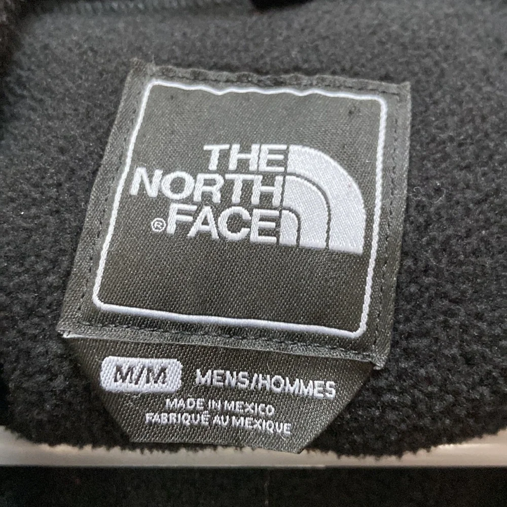 Men’s The North Face black fleece zip up jacket. Polartec recycled. Size medium.
